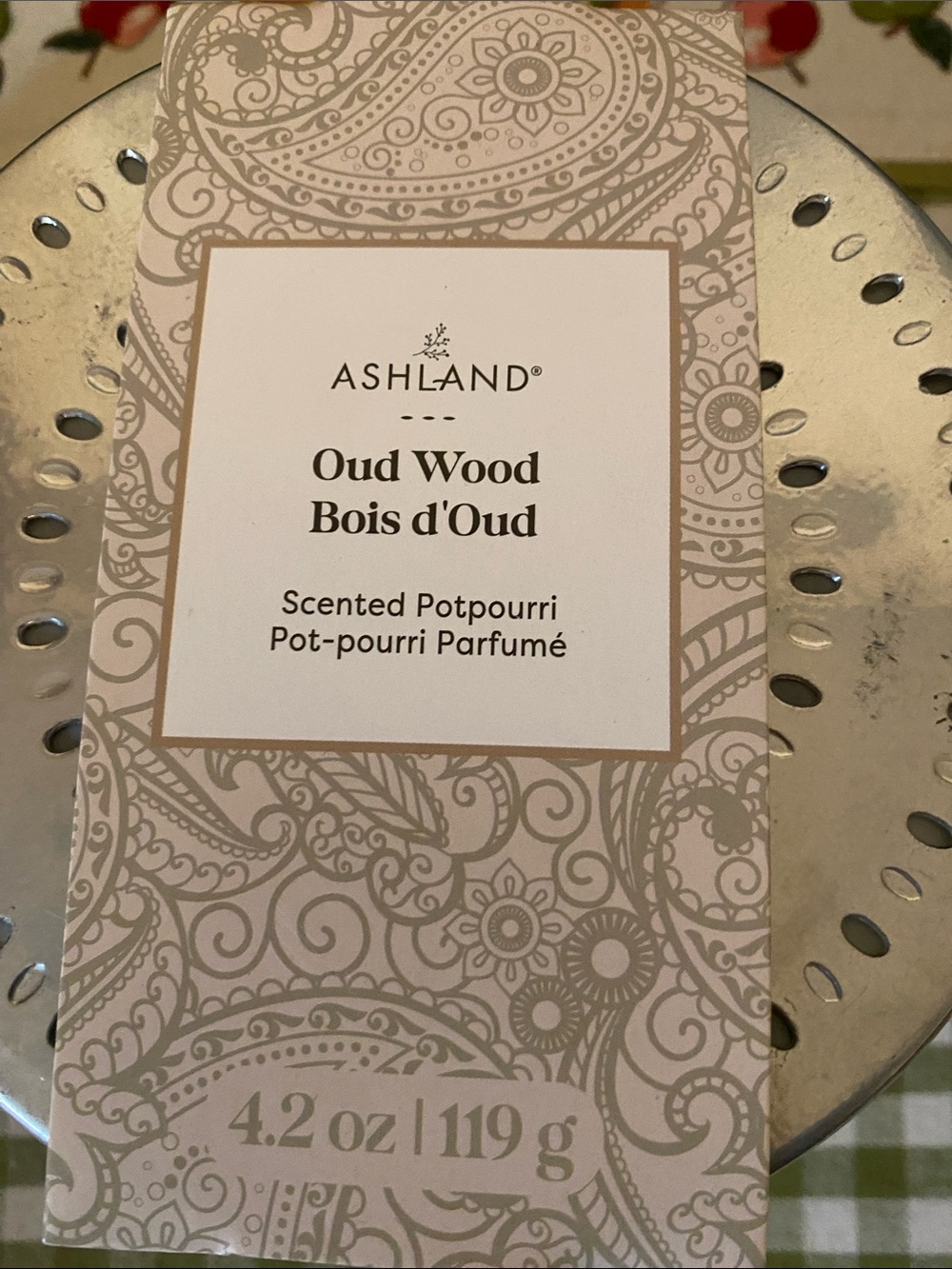 Ashland Oud Wood Scented Potpourri Tins — Beige and Silver Pair - Picture 2 of 5